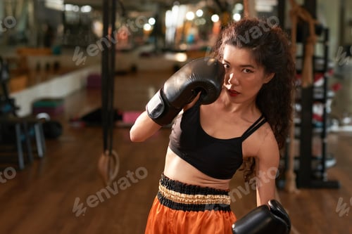 Preview: Boxing girl