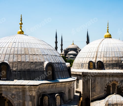 Preview: Istanbul cityscape featuring Hagia Sophia and Blue Mosque