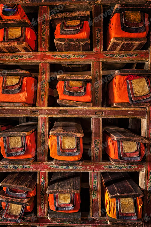 Preview: Manuscripts folios in Tibetan Buddhist monastery