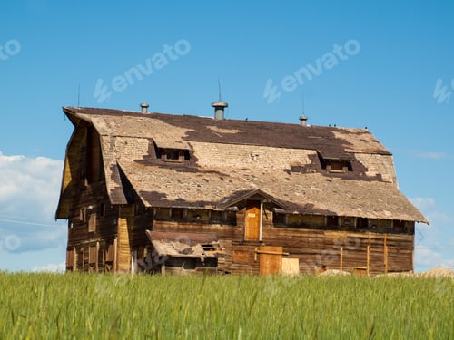 Preview: Old Barn