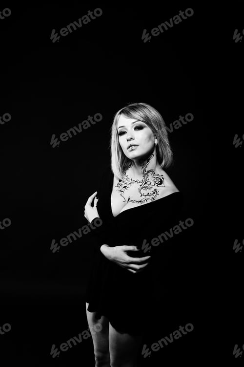Preview: Studio portrait of blonde girl