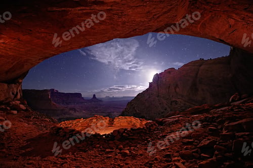 Preview: Beautiful shot of the False Kiva in Utah Canyonlands National Park in the USA