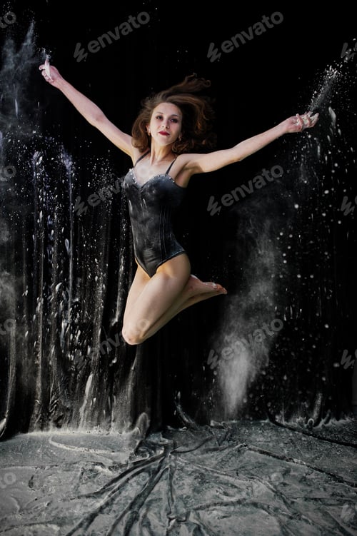 Preview: Girl dancer
