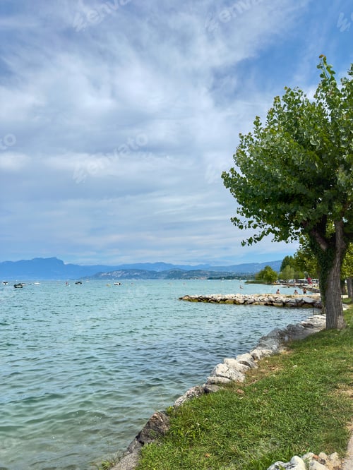 Preview: Picturesque view of Lake Garda in summer