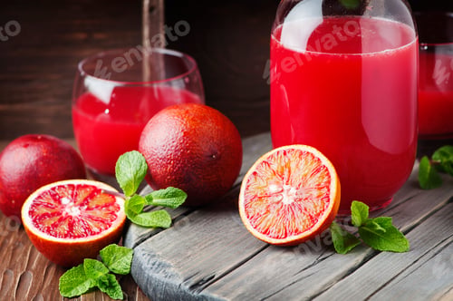Preview: Delicious juice with red oranges and mint