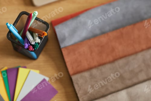Preview: Colored markers on the table
