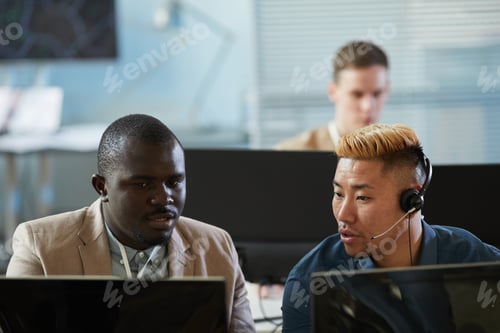 Preview: Customer support office