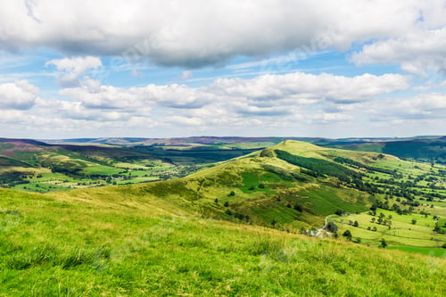 Preview: Mam Tor hill near Castleton and Edale in the Peak District Natio
