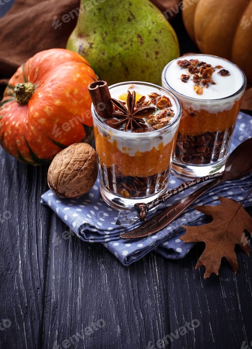Preview: Dessert with pumpkin and granola