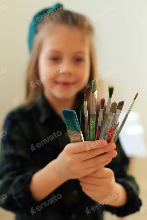 Preview: Set of different size brushes for painting in hands