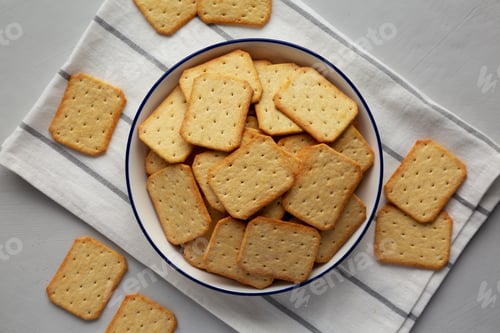 Preview: Oven Baked Crackers on a Plate, top view. Flat lay, overhead, from above.