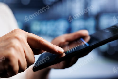 Preview: Employee updates server rigs