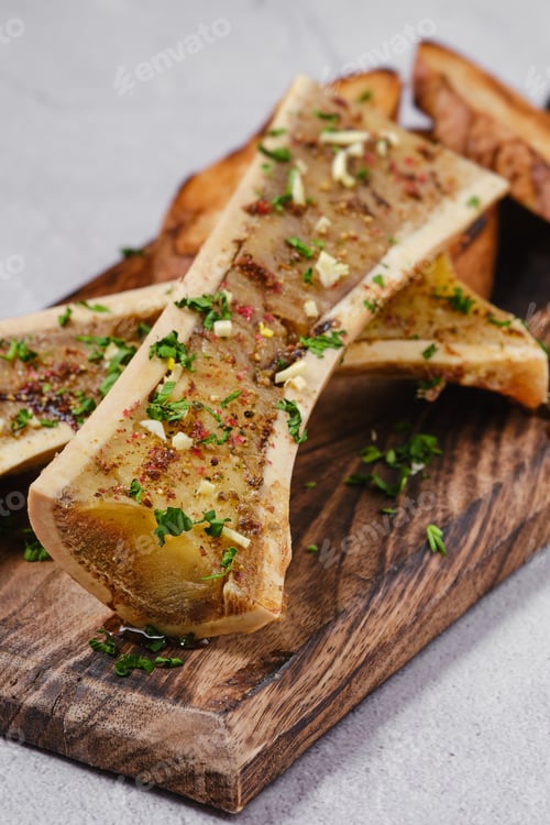 Preview: Roasted bone marrow closeup