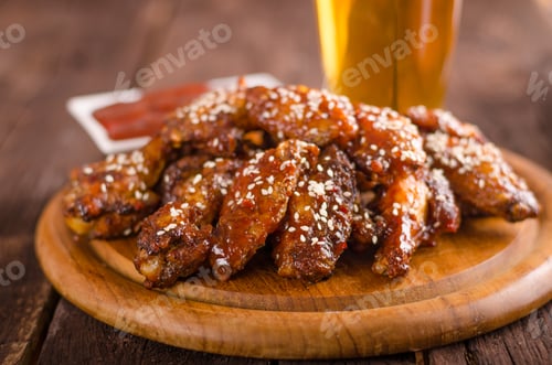 Preview: Grilled chicken wings with hot sauce