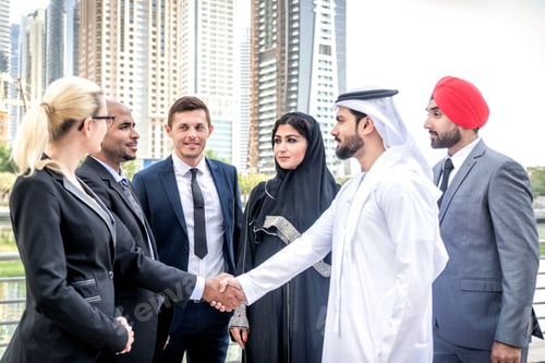 Preview: Business team in Dubai