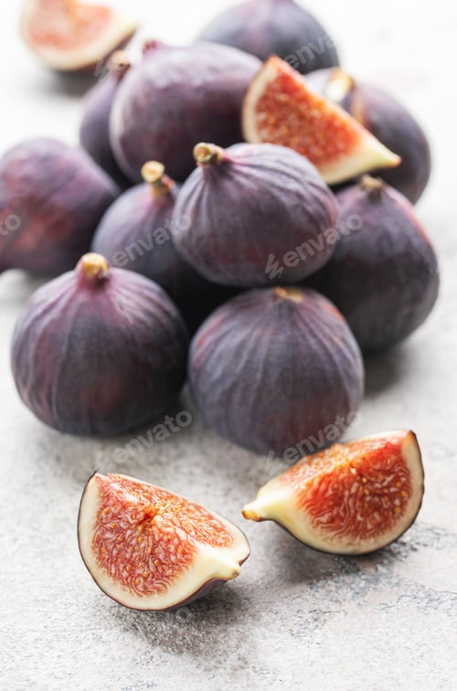 Preview: Fresh ripe figs