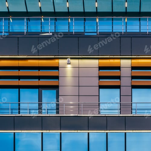 Preview: Modern high-rise building with a glass facade.