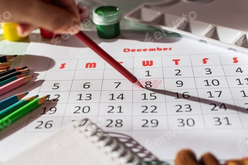 Visualização: Calendário para dezembro de 2021. O layout criativo dos objetos para desenho.