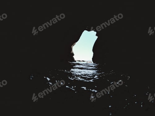 Preview: Water in dark cave