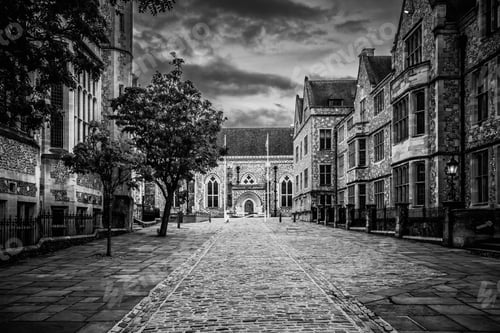 Preview: Grey shot of Winchester paved streets and beautiful buildings