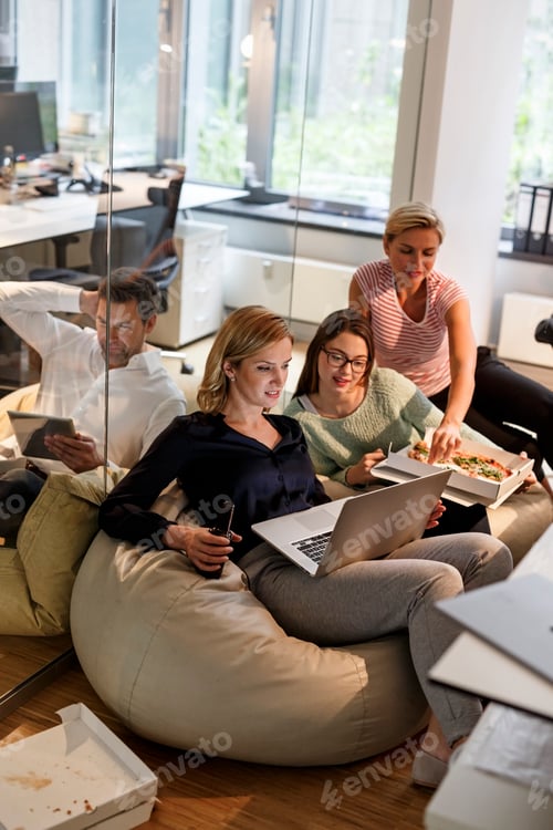 Preview: Casual business people in office
