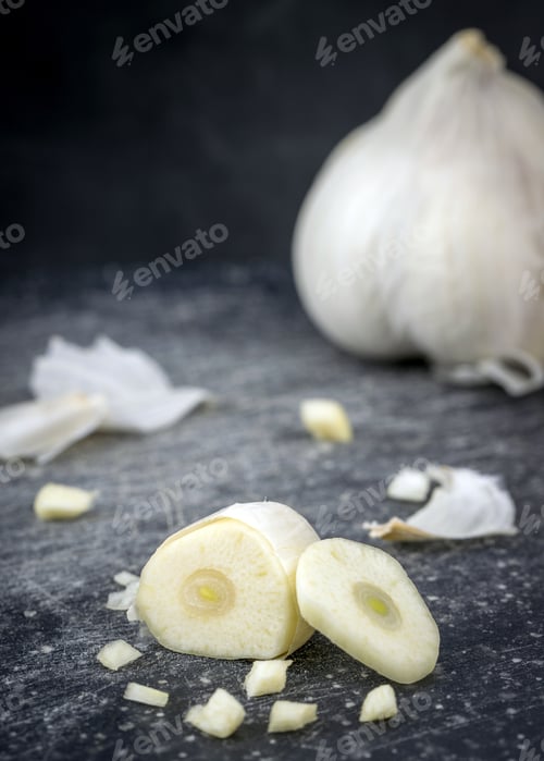 Preview: Chopped Garlic on Granite Board