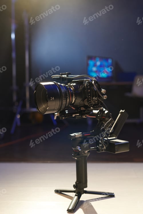 Preview: Pro digital camera with stabilizer