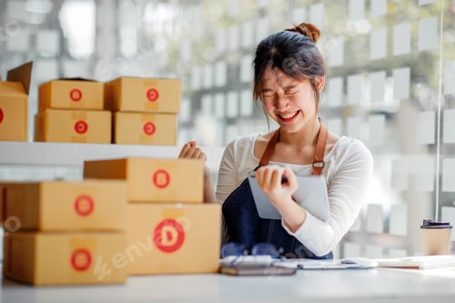 Preview: SME entrepreneur Small business entrepreneurs Online selling ideas,Happy Young Asian business owner