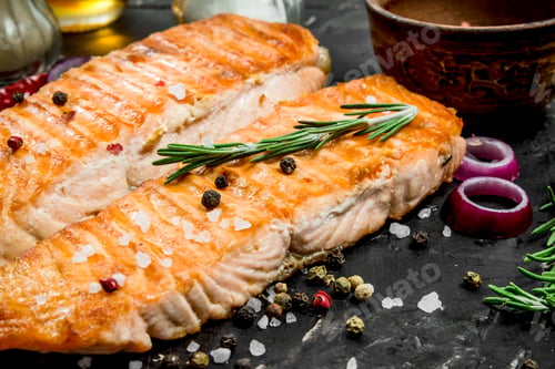 Preview: Grilled salmon fillet with spices and herbs.