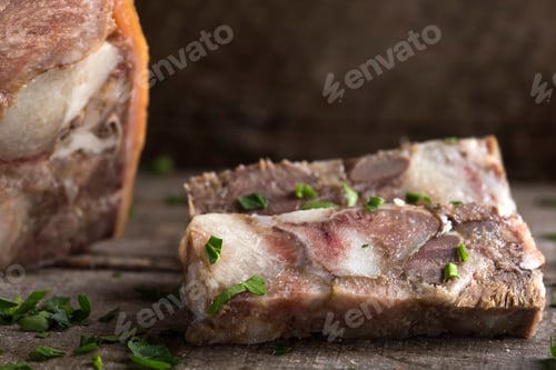 Preview: Aspic on wooden table