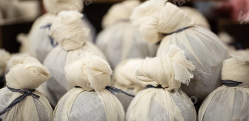 Preview: Handmade cosmetics salt bombs for the bath