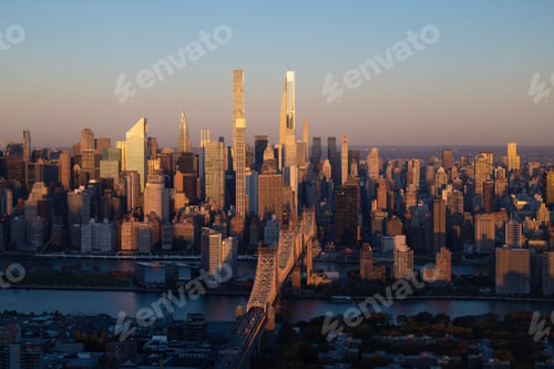Preview: Mesmerizing view of Brooklyn Bridge and cityscape at sunset