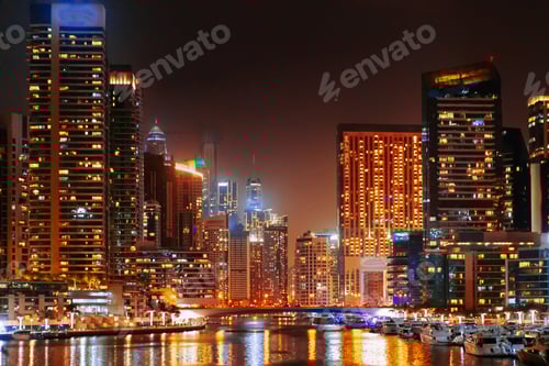 Preview: Stunning view of Dubai Marina at night