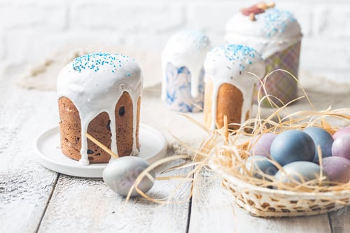 Preview: Easter table with Easter cakes
