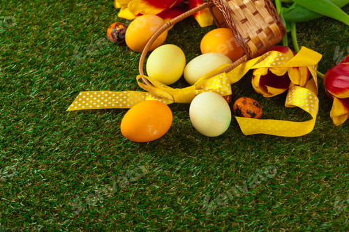 Preview: Easter Eggs with flower on Green Grass