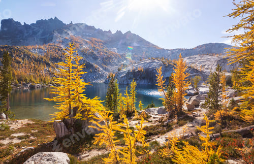 Preview: Alpine lake