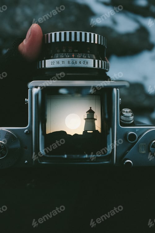 Preview: Through the viewfinder.