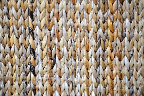Preview: Texture of woven chair in neutral tones