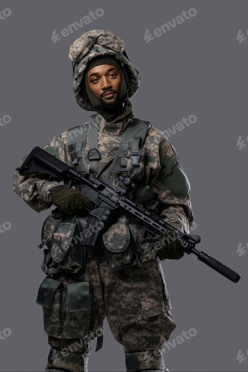 Preview: Dark skinned soldier in military uniform