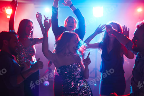 Preview: Group of friends dancing