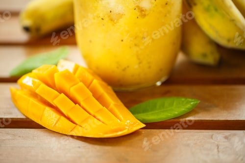 Preview: Smoothies mango and banana in a glass jar