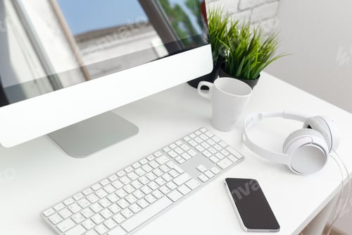 Preview: working table with computer