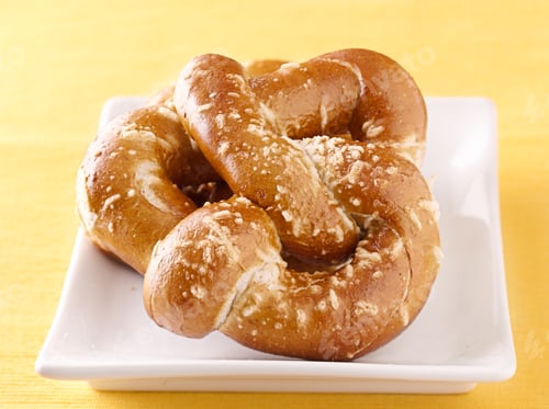 Preview: two pretzels on a plate