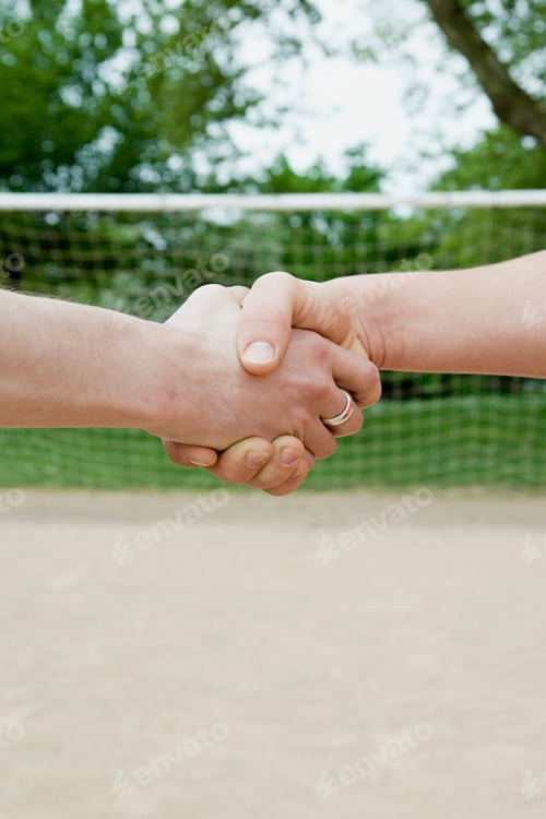 Preview: Footballers shaking hands