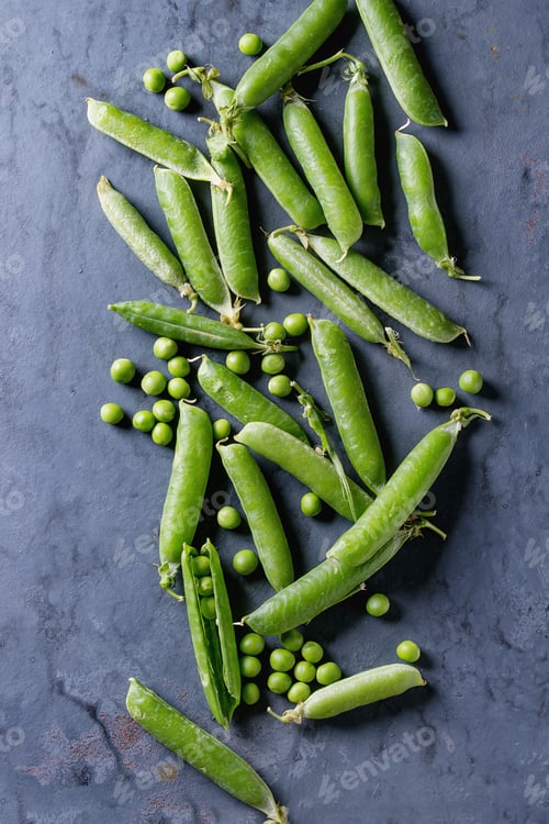 Preview: Young green peas