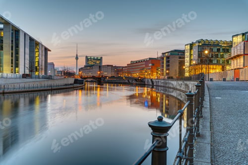Preview: Sunrise at the river Spree in Berlin