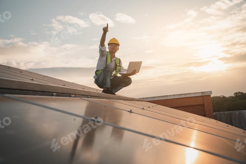 Preview: Service engineer checking solar cell on the roof for maintenance if there is a damaged part.