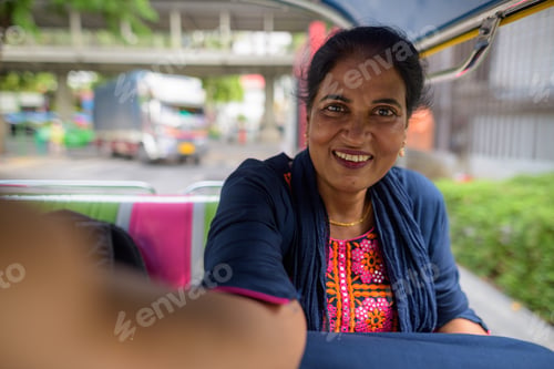 Preview: Personal point view of mature Indian woman taking selfie in tuk tuk