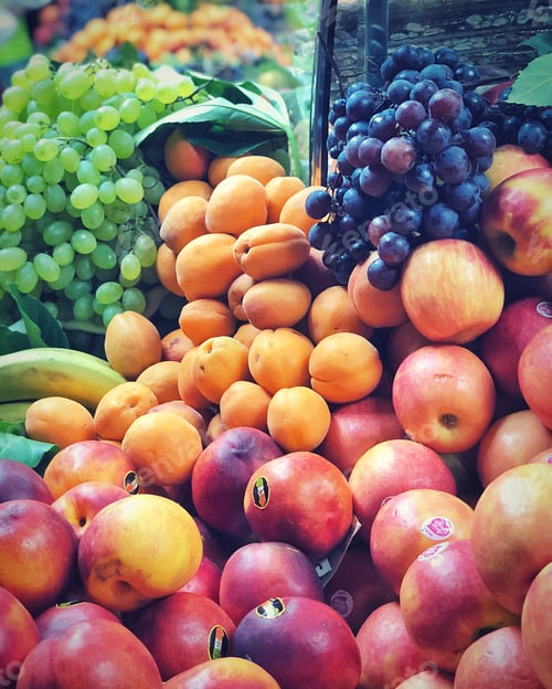 Preview: Fresh fruit on the market