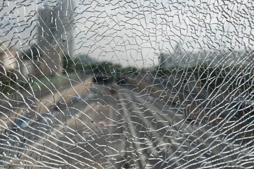 Preview: Damanged glass
